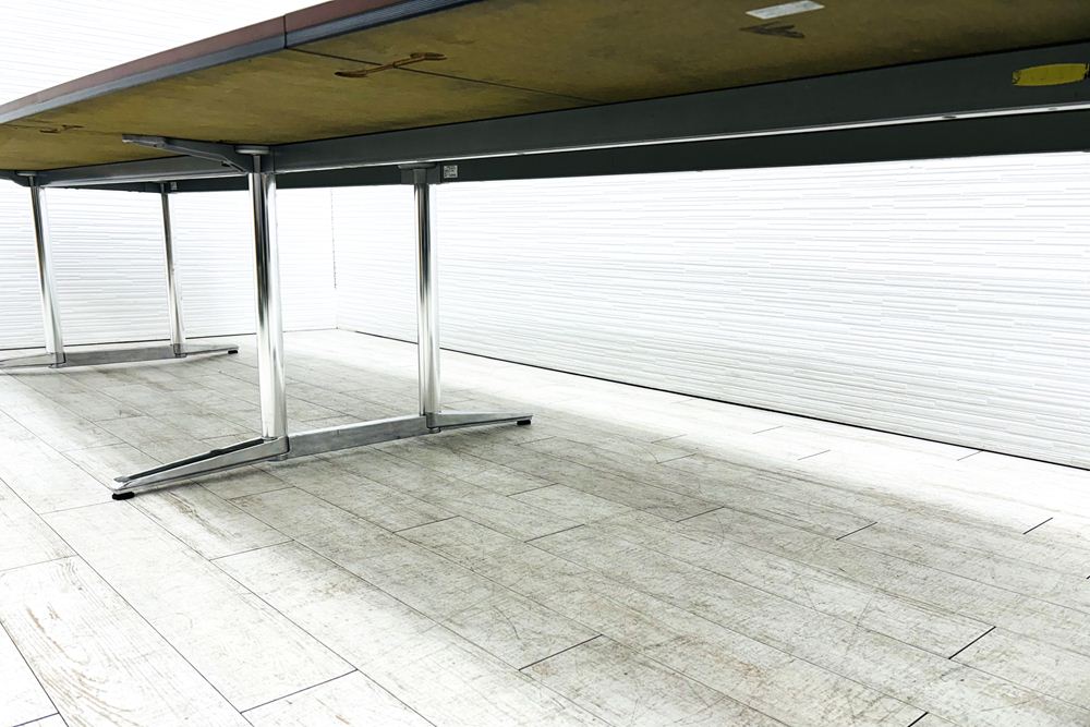オカムラ ラティオ 中古 舟形 大型会議テーブル 幅4000 ミーティングテーブル 会議机 中古オフィス家具 4000/1400/720の画像