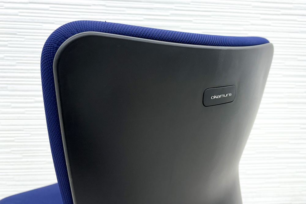 オカムラ カロッツァチェア 中古 OKAMURA Carrozza クッション ブルー ローバック 肘無 中古オフィス家具 オフィスチェアの画像
