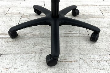 オカムラ カロッツァチェア 中古 OKAMURA Carrozza クッション ブルー ローバック 肘無 中古オフィス家具 オフィスチェアの画像