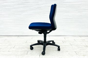 オカムラ カロッツァチェア 中古 OKAMURA Carrozza クッション ブルー ローバック 肘無 中古オフィス家具 オフィスチェアの画像