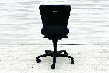 オカムラ カロッツァチェア 中古 OKAMURA Carrozza クッション ブルー ローバック 肘無 中古オフィス家具 オフィスチェアの画像