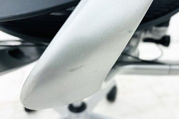 コンテッサチェア オカムラ 中古 OKAMURA Contessa メッシュ 可動肘 中古オフィス家具 高機能チェア ブラックの画像