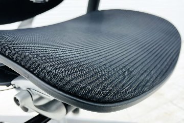 コンテッサチェア オカムラ 中古 OKAMURA Contessa メッシュ 可動肘 中古オフィス家具 高機能チェア ブラックの画像