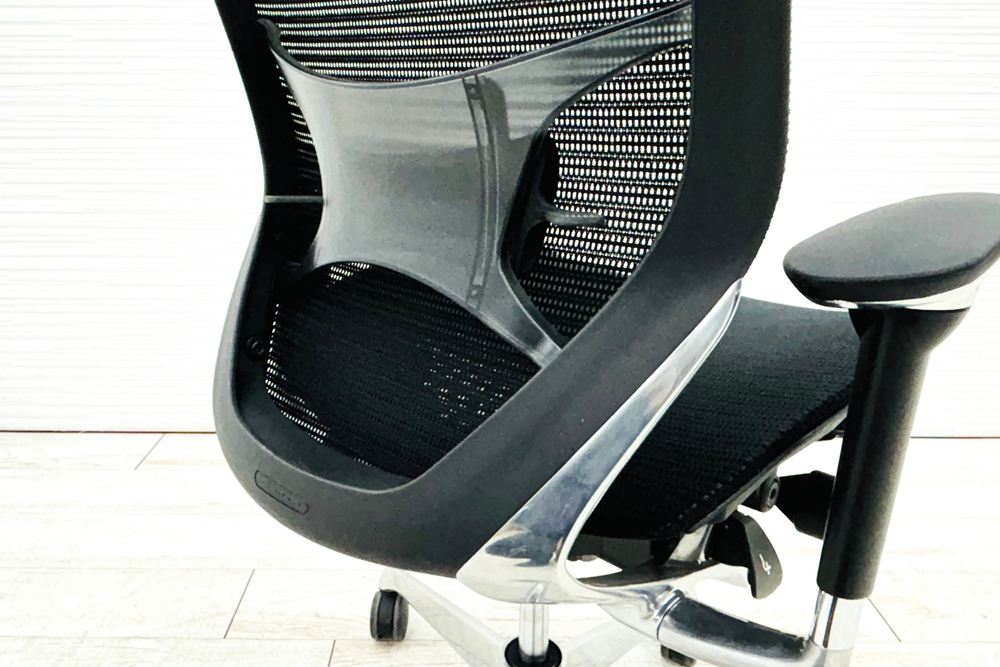 バロンチェア 中古 オカムラ OKAMURA Baron ブラック 可動肘 ハイバック ポリッシュフレーム 中古オフィス家具 メッシュの画像