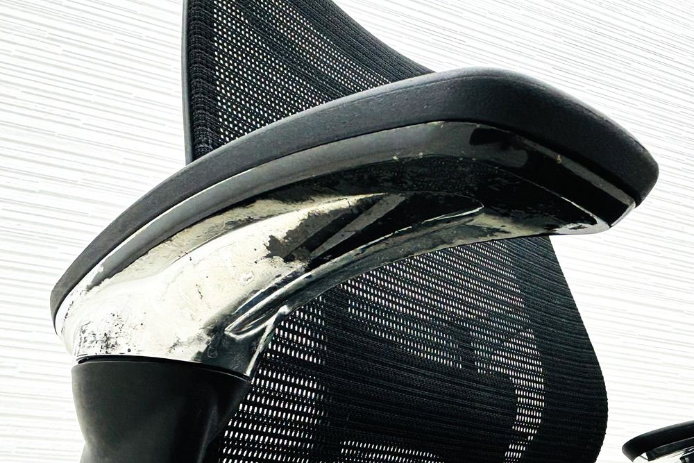 バロンチェア 中古 オカムラ OKAMURA Baron ブラック 可動肘 ハイバック ポリッシュフレーム 中古オフィス家具 メッシュの画像