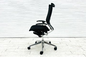 バロンチェア 中古 オカムラ OKAMURA Baron ブラック 可動肘 ハイバック ポリッシュフレーム 中古オフィス家具 メッシュの画像