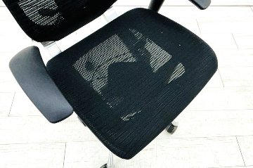 バロンチェア 中古 オカムラ OKAMURA Baron ブラック 可動肘 ハイバック ポリッシュフレーム 中古オフィス家具 メッシュの画像