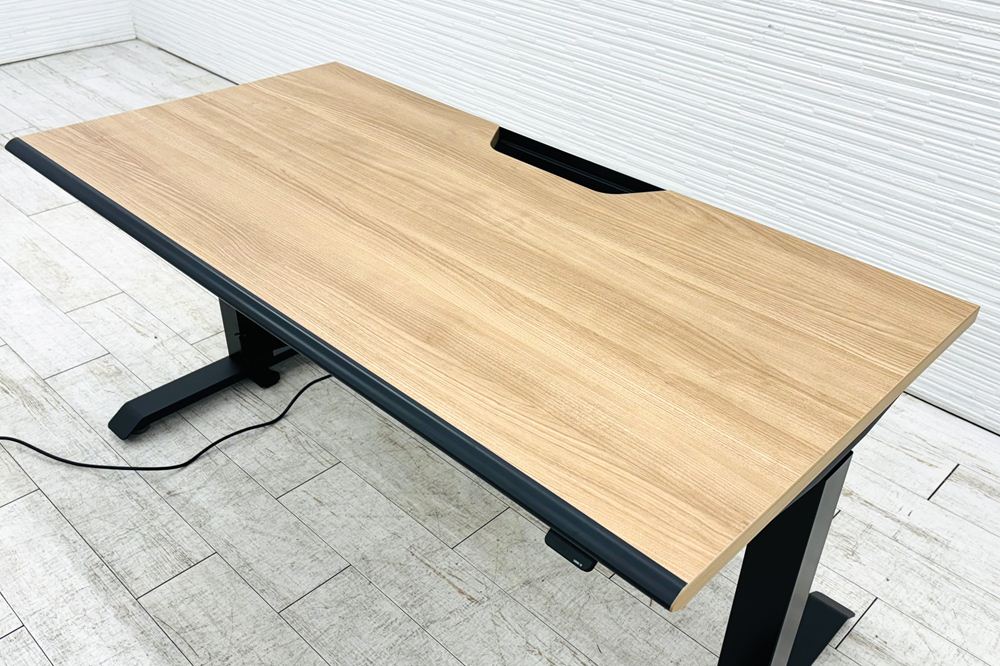 コクヨ シークエンス 幅1350 SEQUENCE 電動昇降デスク 中古デスク 中古机 中古オフィス家具 1350/675/630～1290の画像