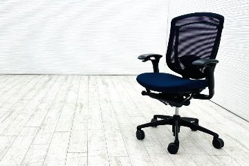 コンテッサチェア オカムラ 中古 2018年製 コンテッサ 座クッション 可動肘 中古オフィス家具 高機能チェア ダークブルーの画像