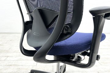 コンテッサチェア オカムラ 中古 2018年製 コンテッサ 座クッション 可動肘 中古オフィス家具 高機能チェア ダークブルーの画像