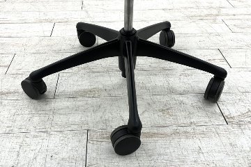 コンテッサチェア オカムラ 中古 2018年製 コンテッサ 座クッション 可動肘 中古オフィス家具 高機能チェア ダークブルーの画像