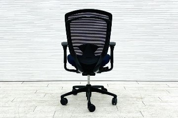 コンテッサチェア オカムラ 中古 2018年製 コンテッサ 座クッション 可動肘 中古オフィス家具 高機能チェア ダークブルーの画像
