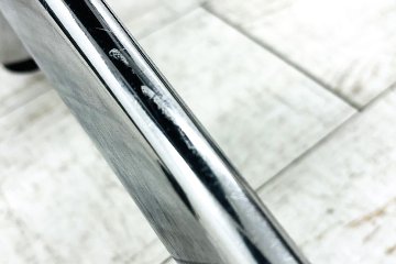 オカムラ ゼファーチェア 中古 ゼファー 中古オフィス家具OKAMURA  Zephyr クッション 可動肘 ブラックの画像