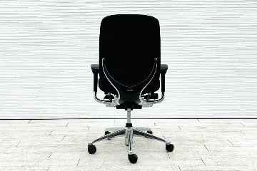 オカムラ ゼファーチェア 中古 ゼファー 中古オフィス家具OKAMURA  Zephyr クッション 可動肘 ブラックの画像
