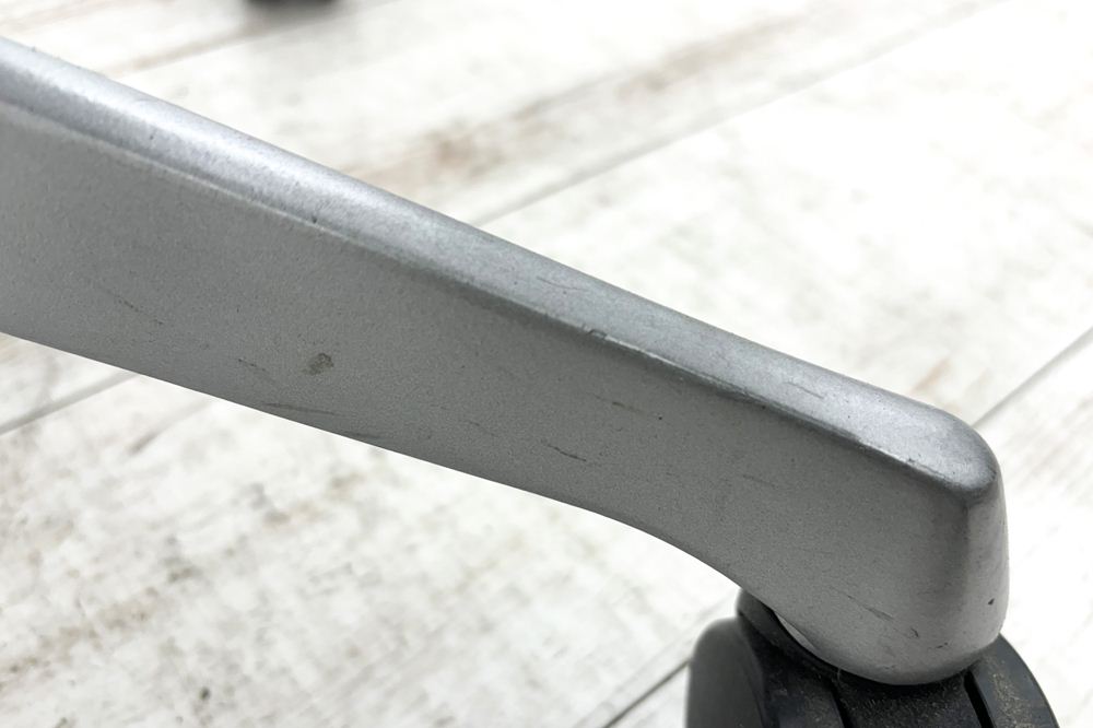 バロンチェア オカムラ エクストラハイバック OKAMURA Baron 固定肘 高機能チェア 中古オフィス家具 固定ヘッドレスト グレーの画像