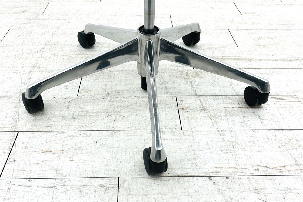 オカムラ バロンチェア エクストラハイバック OKAMURA Baron 固定肘 高機能チェア 中古オフィス家具 固定ヘッドレスト グレーの画像