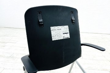 オカムラ グラータチェア 中古 【4本セット】 ミーティングチェア グラータ ネスティングチェア ブラック 肘付 中古オフィス家具 の画像