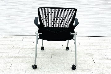 オカムラ グラータチェア 中古 【4本セット】 ミーティングチェア グラータ ネスティングチェア ブラック 肘付 中古オフィス家具 の画像