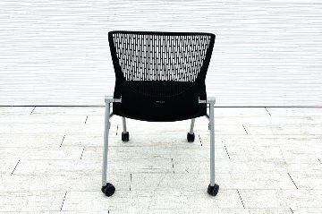 オカムラ グラータチェア 中古 【4本セット】 ネスティングチェア ミーティングチェア グラータ ブラック 中古オフィス家具 の画像