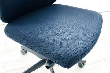 コクヨ ウィザードチェア 中古 KOKUYO Wizard クッション 肘無 中古事務椅子 中古オフィス家具 ブラックの画像