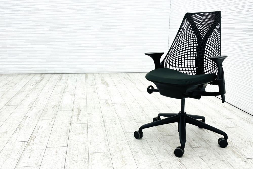 ハーマンミラー セイルチェア 中古 2018年製 ダークグリーン Herman Miller SAYL Chair 中古オフィス家具 可動肘の画像