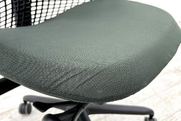 ハーマンミラー セイルチェア 中古 2018年製 ダークグリーン Herman Miller SAYL Chair 中古オフィス家具 可動肘の画像