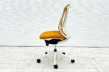 オカムラ シルフィーチェア 中古 ハイバック 肘無 Sylphy 背メッシュ 中古オフィス家具 オレンジの画像