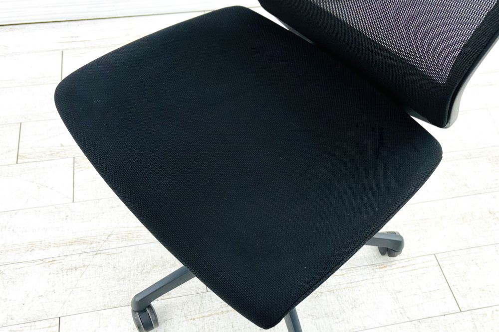 オカムラ エスクードチェア 中古 肘無 事務椅子 中古オフィス家具 OKAMURA ESCUDO ハイバック ブラックの画像