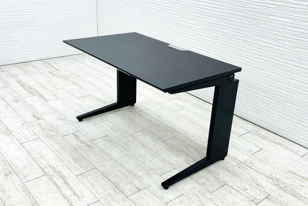 オカムラ プロユニット 中古 平机 ブラック 平デスク 事務机 Pro Unit 中古オフィス家具 1200/700/720の画像
