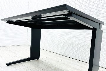オカムラ プロユニット 中古 平机 ブラック 平デスク 事務机 Pro Unit 中古オフィス家具 1200/700/720の画像