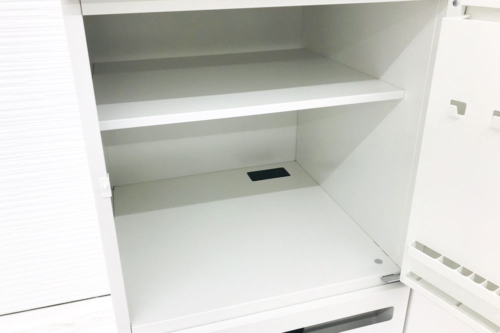 8人用ロッカー 8人用 スチール ロッカー 中古 コクヨ エディア メールボックス 中古オフィス家具 オートロックダイヤル錠 キャビネットの画像