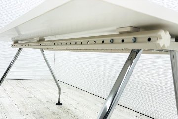 ヴィトラ アドホック Vitra 中古 小型会議テーブル 幅1600 ミーティングテーブル 会議机 中古オフィス家具 ホワイト 1600/800/720の画像