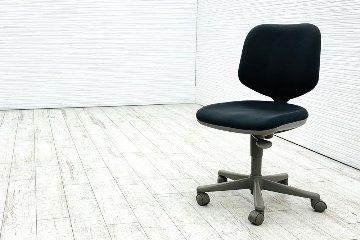 オカムラ CG-E(シージーイー)シリーズ 中古 肘無 オフィスチェア 中古オフィス家具 グレーの画像