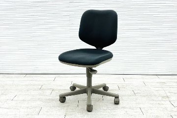 オカムラ CG-E(シージーイー)シリーズ 中古 肘無 オフィスチェア 中古オフィス家具 グレーの画像