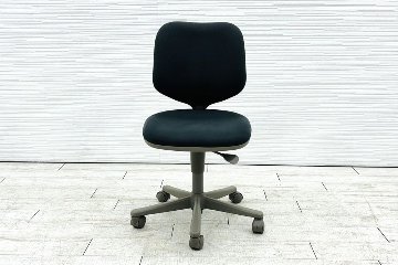 オカムラ CG-E(シージーイー)シリーズ 中古 肘無 オフィスチェア 中古オフィス家具 グレーの画像