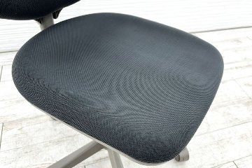 オカムラ CG-E(シージーイー)シリーズ 中古 肘無 オフィスチェア 中古オフィス家具 グレーの画像