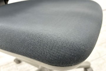オカムラ CG-E(シージーイー)シリーズ 中古 肘無 オフィスチェア 中古オフィス家具 グレーの画像