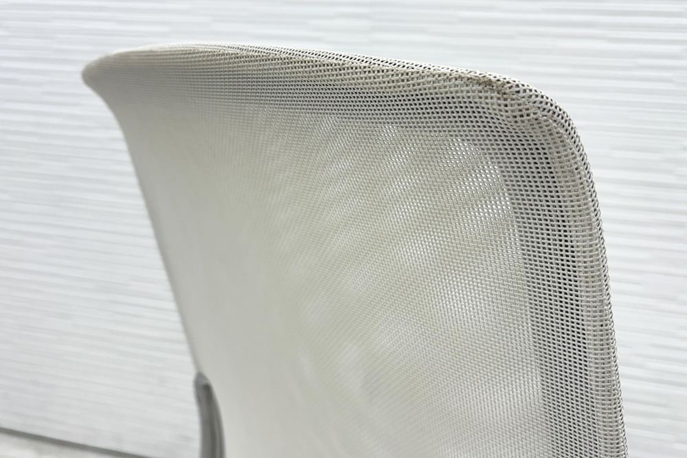 ヴィトラ メダチェア 中古 Vitra MEDA 革 固定肘 中古オフィス家具 デザイナーズチェア ホワイトの画像