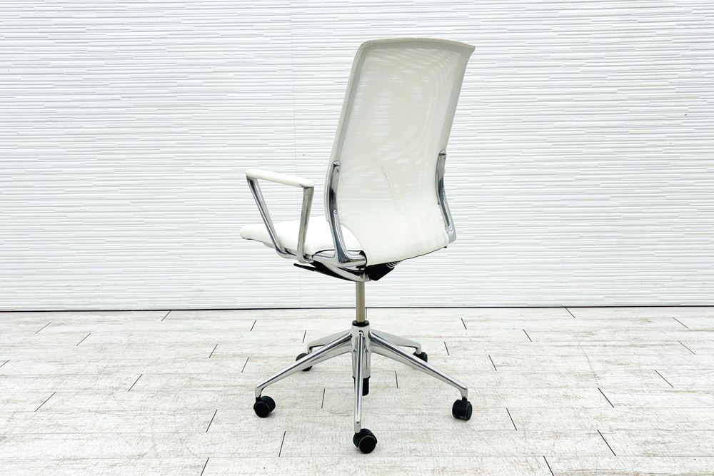 ヴィトラ メダチェア 中古 Vitra MEDA 革 固定肘 中古オフィス家具 デザイナーズチェア ホワイトの画像