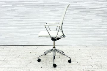 ヴィトラ メダチェア 中古 Vitra MEDA 革 固定肘 中古オフィス家具 デザイナーズチェア ホワイトの画像