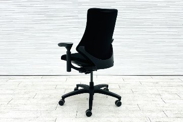 イトーキ エフチェア 中古 2017年製 クッション 可動肘 ブラック ITOKI 中古オフィス家具 KG-130GS-T1T1の画像