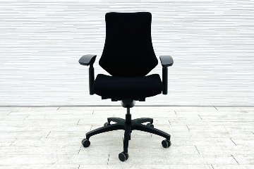 イトーキ エフチェア 中古 2017年製 クッション 可動肘 ブラック ITOKI 中古オフィス家具 KG-130GS-T1T1の画像
