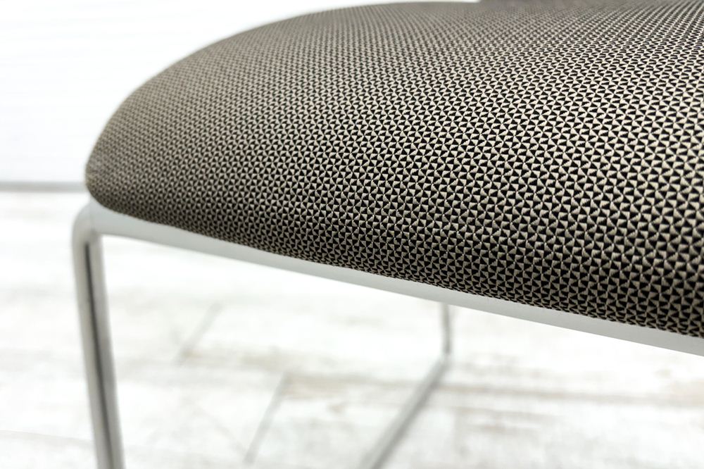 BLA STATION ブローステーション 北欧 フィンランド ミーティングチェア パイプ椅子 中古 スタッキングチェア 中古オフィス家具の画像