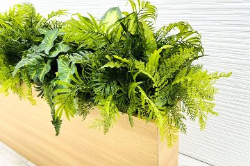 プラントボックス 造花付き 中古 フェイクグリーン 間地切り 中古オフィス家具 フラワースタンド 1800/210/800の画像
