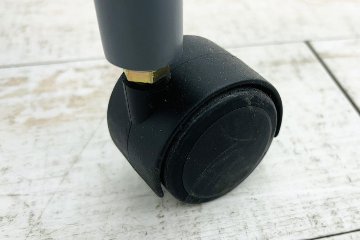多目的チェア 中古 プラス PLUS ミーティングチェア 会議椅子 応接椅子 中古オフィス家具 ブラウンの画像