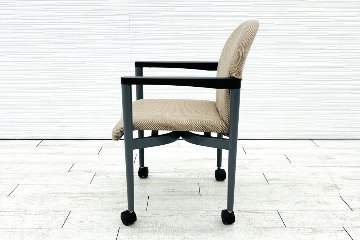 多目的チェア 中古 プラス PLUS ミーティングチェア 会議椅子 応接椅子 中古オフィス家具 ブラウンの画像
