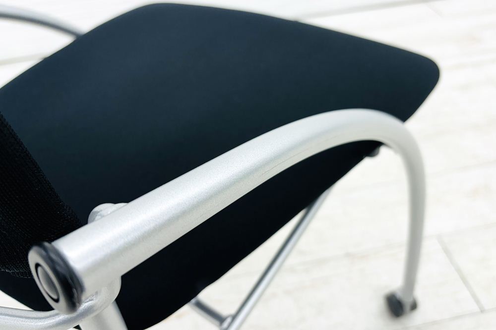 プリエ2 イトーキ 多目的チェア 中古 会議椅子 ミーティングチェア 中古オフィス家具の画像