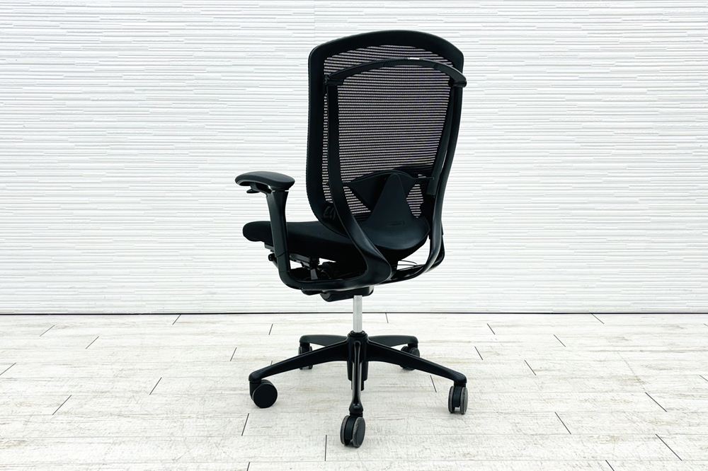 コンテッサチェア 中古 2017年製 オカムラ Contessa 可動肘 中古オフィス家具 事務椅子 エグゼクティブチェア ブラック の画像