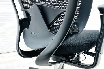 コンテッサチェア 中古 2017年製 オカムラ Contessa 可動肘 中古オフィス家具 事務椅子 エグゼクティブチェア ブラック の画像