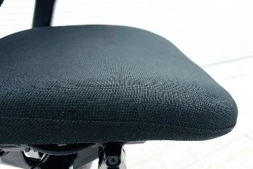 コンテッサチェア 中古 2017年製 オカムラ Contessa 可動肘 中古オフィス家具 事務椅子 エグゼクティブチェア ブラック の画像